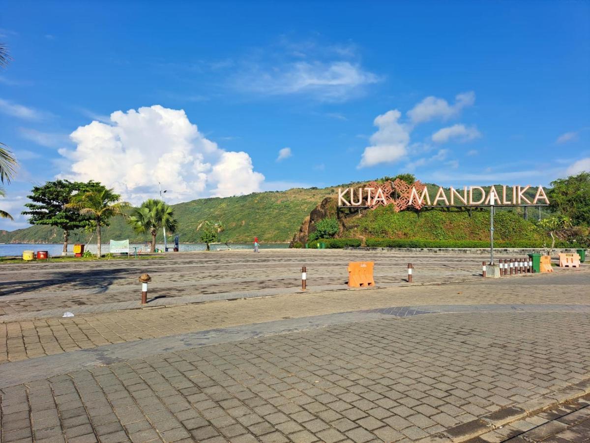 Surfers Beachfront Lombok Hotel Kuta  Eksteriør billede