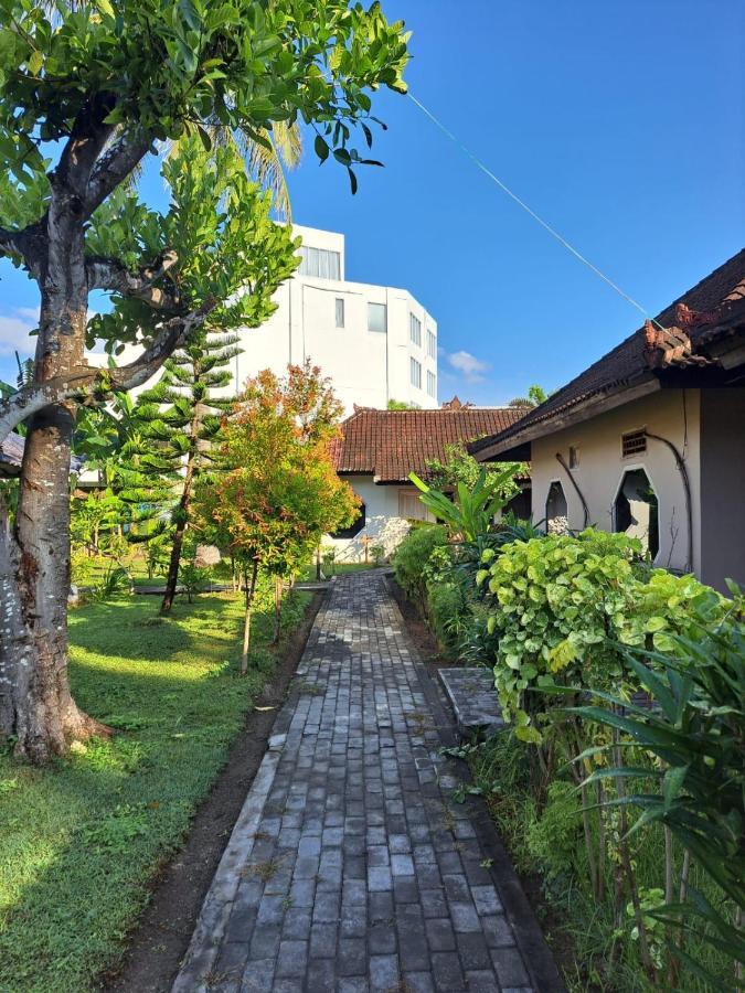 Surfers Beachfront Lombok Hotel Kuta  Eksteriør billede